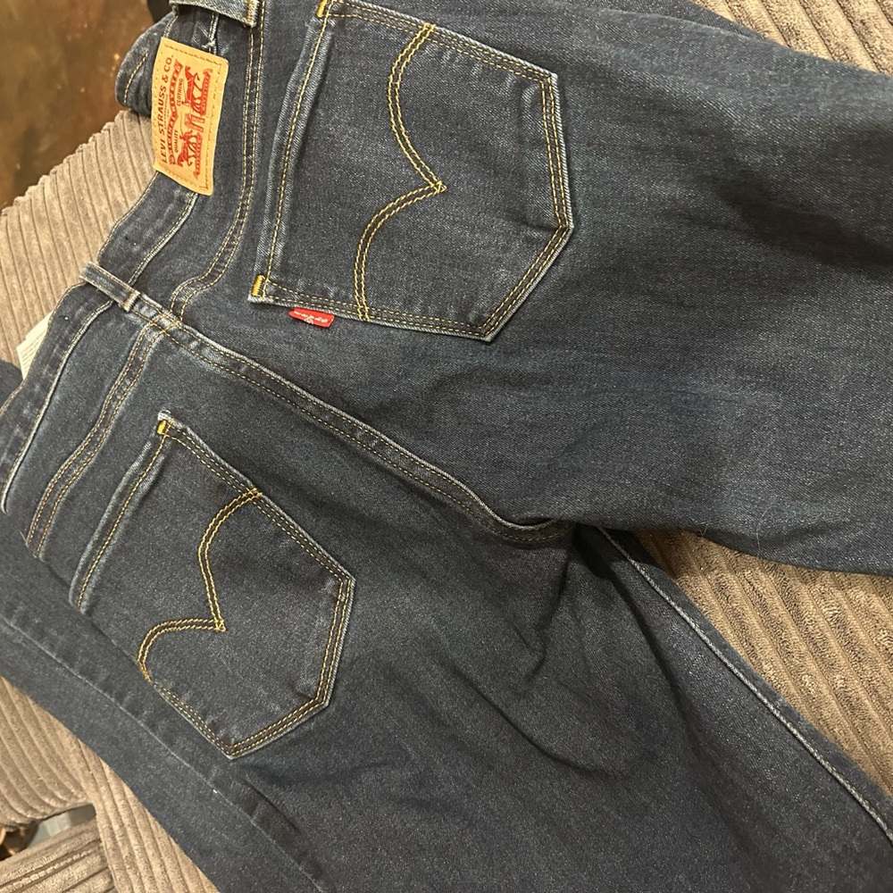 Levi high rise straight leg